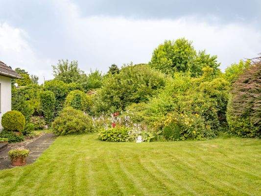 Garten am Hauseingang 