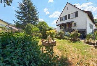 Außenbereich: Garten und Haus bilden einen harmonischen Rahmen für entspannte Sommertage