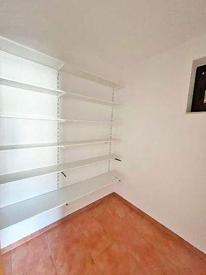 Abstellraum an Küche