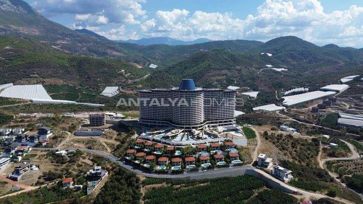 Properties in a Complex with Aquapark in Alanya Kargicak