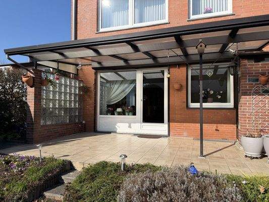 Terrasse mit Überdachung