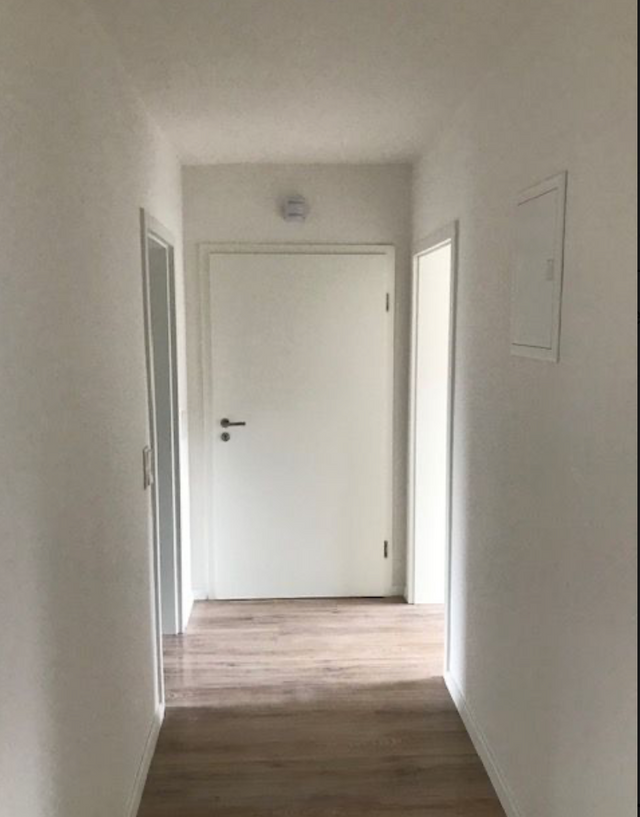 Geräumige 3-Raum-Erdgeschosswohnung mit Einbauküche und Balkon in Frauenau – ca. 74 m² - Foto 5