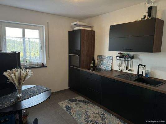 Großzügig geschnittene Küche