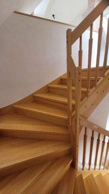 Treppenaufgang zu DG