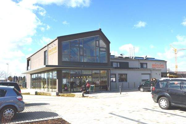 Eingang Hauptgebäude