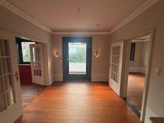 12. OG_Sicht vom Loungebereich in Richtung Balkon.jpg