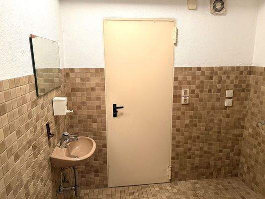 Durchgang zur Garage