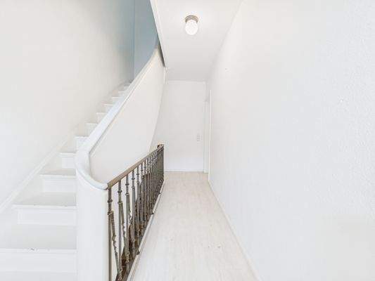 Treppenhaus zum DG.jpg