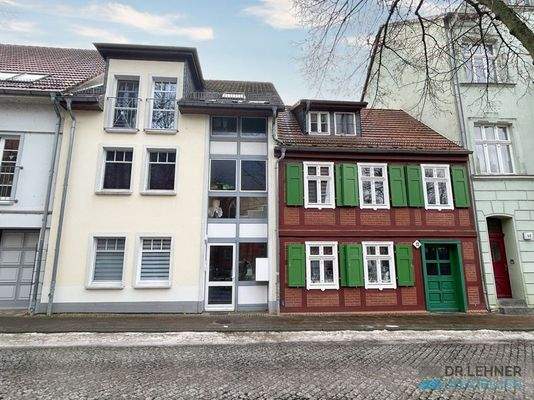 Außenansicht beider Mehrfamilienhäuser (2)