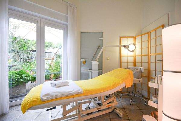 Behandlungsraum/ Büro