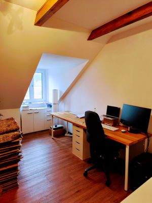 Kinderzimmer 1 - Büro.jpg