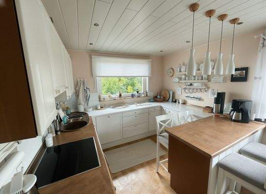 Küche-Esszimmer Hautwohnung.jpeg - (KI generiert)so könnte die Kühe aussehen