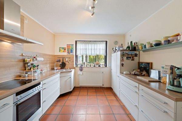 Küche mit Küchenzeile EG