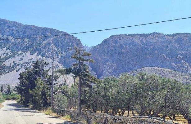 Kreta, Monastiraki: Großes Anwesen mit vielen Möglichkeiten zu verkaufen