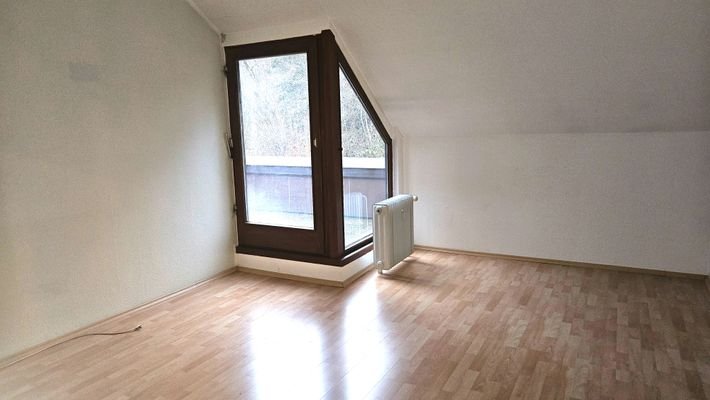 Zimmer mit Ausgang Balkon