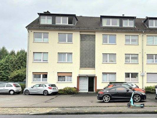 Hausansicht Straßenseite.jpg