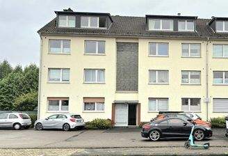 Hausansicht Straßenseite.jpg