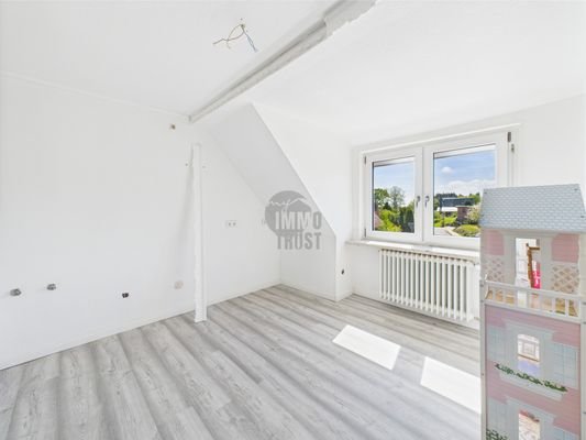 Zimmer/Küche OG