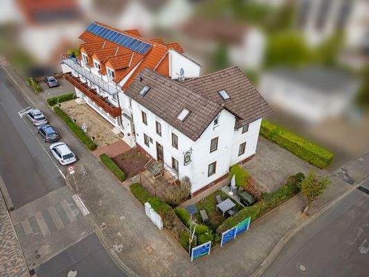 Ansicht mit Wohnhaus