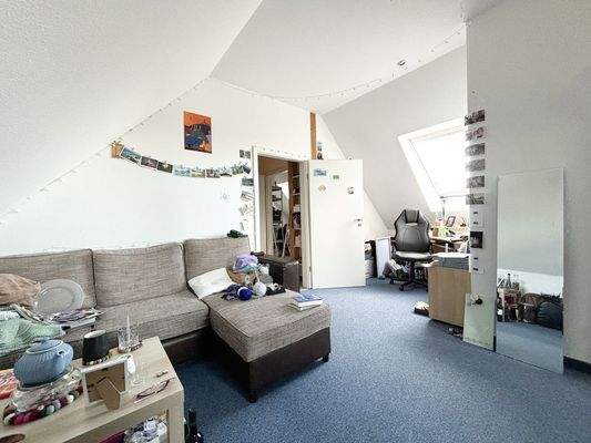 Ein weiteres Schlafzimmer im Dachgeschoss... 