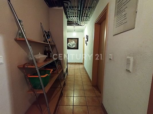 Der Flur im Kellergeschoss