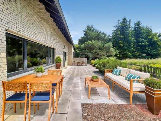 Terrasse KI bearbeitet