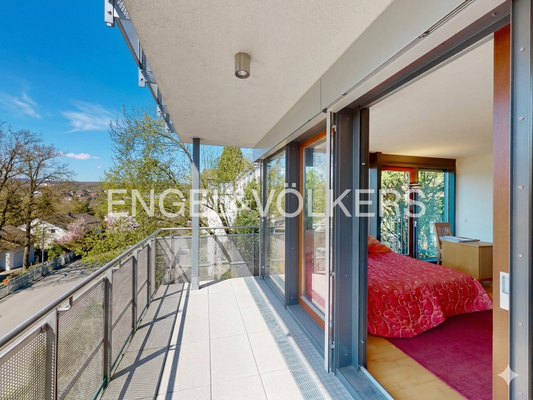 Der Balkon im unteren Geschoss