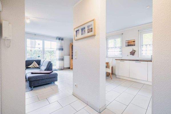 Flur mit Einblick ins Wzi..jpg