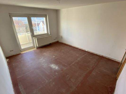 Wohnzimmer, Blick zum Balkon