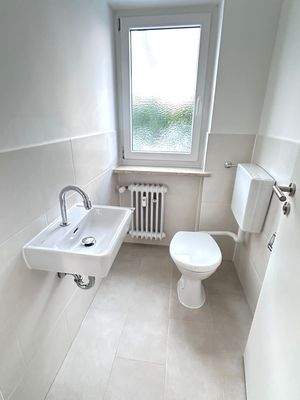 08. separates WC.jpg