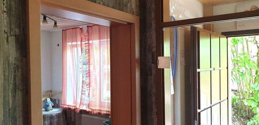 Haupteingang m. Windfang