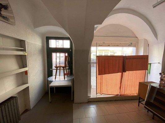 Ladenlokal im Erdgeschoss (3).jpg