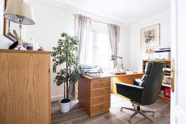 Büro-/Gäste-/Kinderzimmer