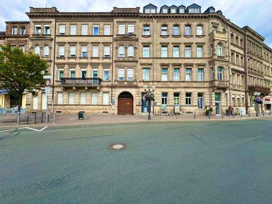 Repräsentative Altbaufassade in bester Lage