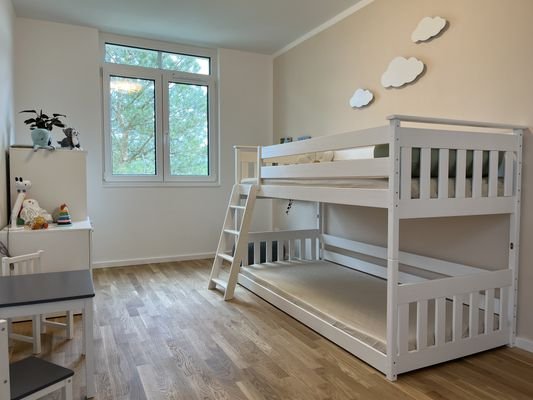 Kinderzimmer Musterhaus.JPG