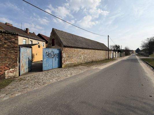 ehemaliges Stallgebäude rückseitig