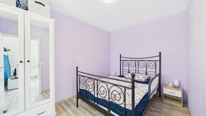 Schlafzimmer DG