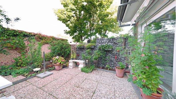 Terrasse - Beispielfoto, Ausstattung und Zustand können variieren