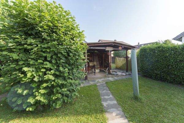 Teil Garten mit Pergola