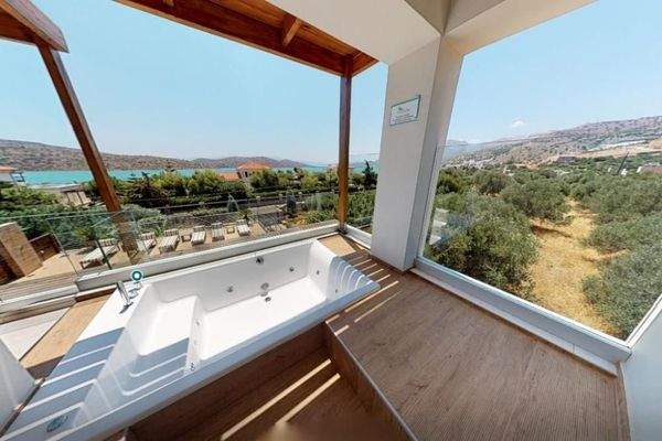 Kreta, Tsifliki: Umweltfreundliche Villa mit Pool, Garten und Whirlpool bei Elounda zu verkaufen