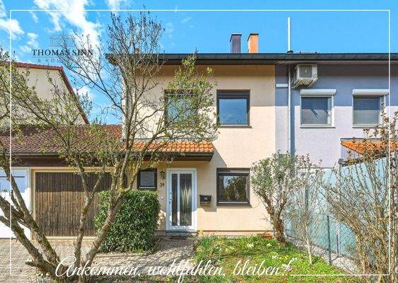 Eingangsbereich mit Garage und Vorgarten