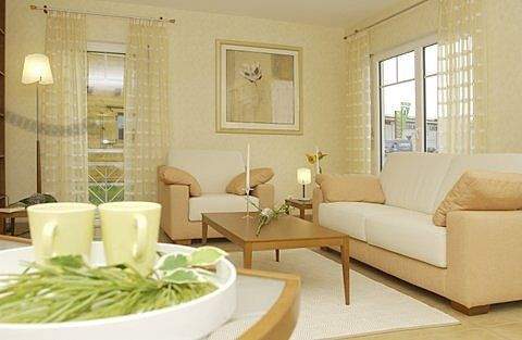 Helles Wohnzimmer mit Flair