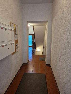 gepflegter Eingangsbereich