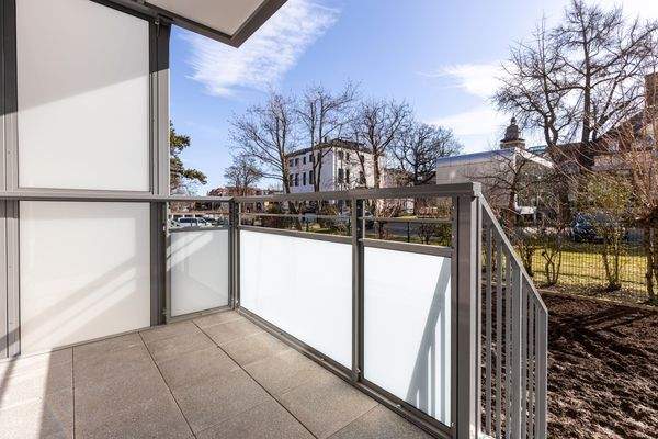 Balkon mit Stadtgarten