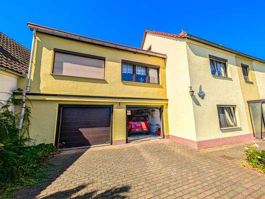 Zwei elektrische Garagen