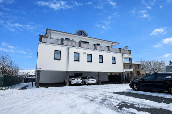 Edewechter Landstraße Parkplätze.PNG