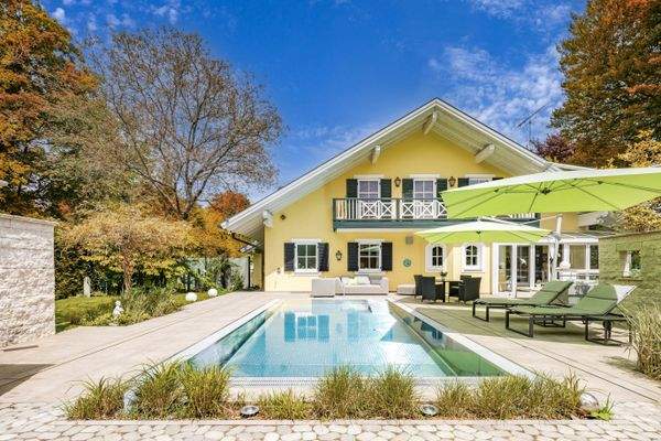 2022 erneuerter Poolbereich