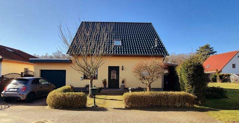 010.1 Frontfassade.jpg