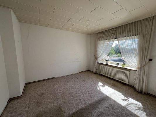 mit angrenzendem Esszimmer