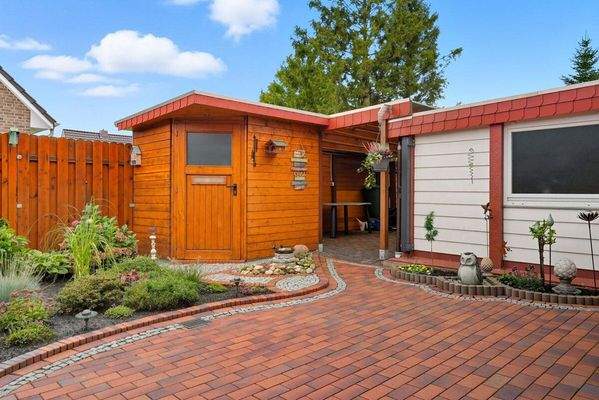 Blick auf die Blockhütte